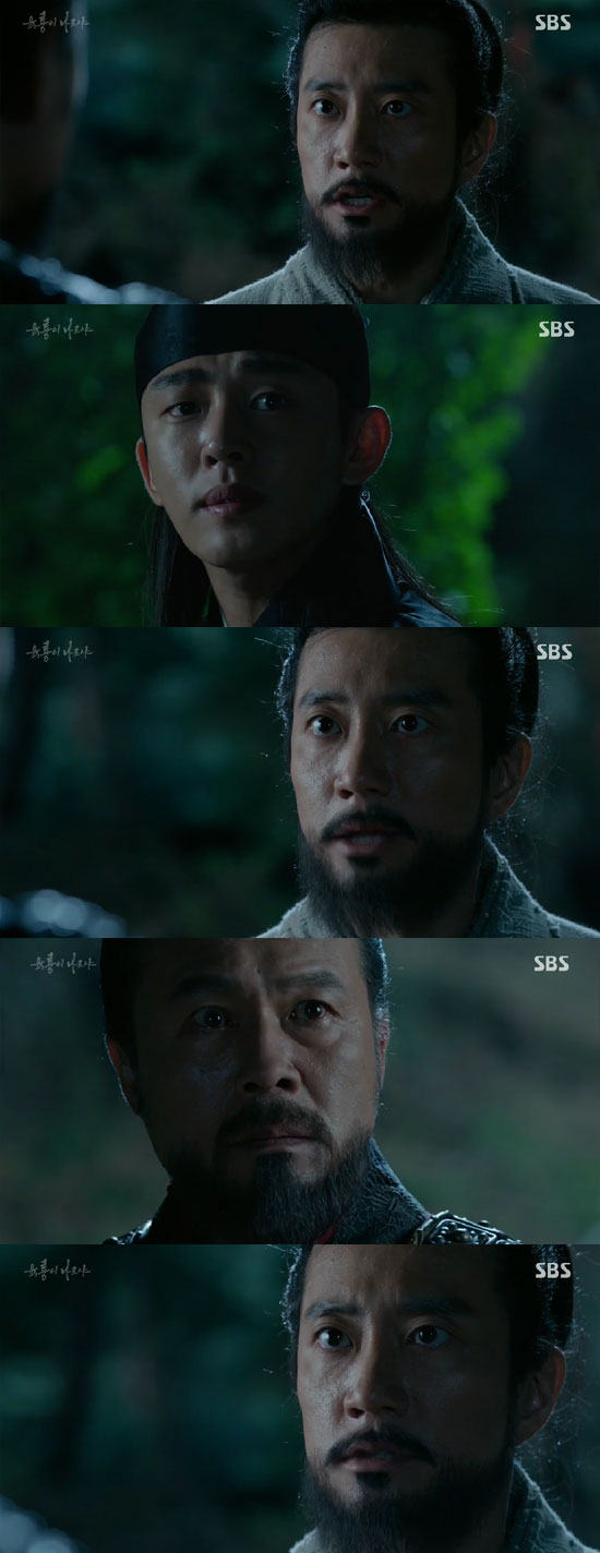 김명민, 천호진에 새 나라의 왕으로 당신을 선택했소 육룡이 나르샤에서 김명민이 천호진에게 새로운 나라를 세우자고 제안했다. /SBS 방송 화면 캡처