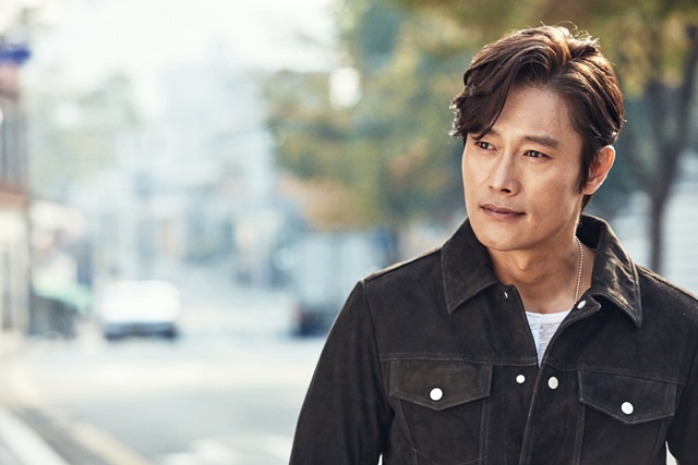 내부자들 주연배우 이병헌. 배우 이병헌이 3일 오후 서울 종로구 소격동에서 진행된 <더팩트>와 인터뷰에서 득남 소감을 밝혔다. /㈜쇼박스 제공