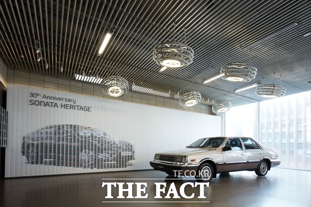 현대자동차가 다음 달 4일까지 서울시 강남구 현대모터스튜디오에서 쏘나타 출시 30주년 기념 전시회 쏘나타 헤리티지를 진행한다. / 현대자동차 제공