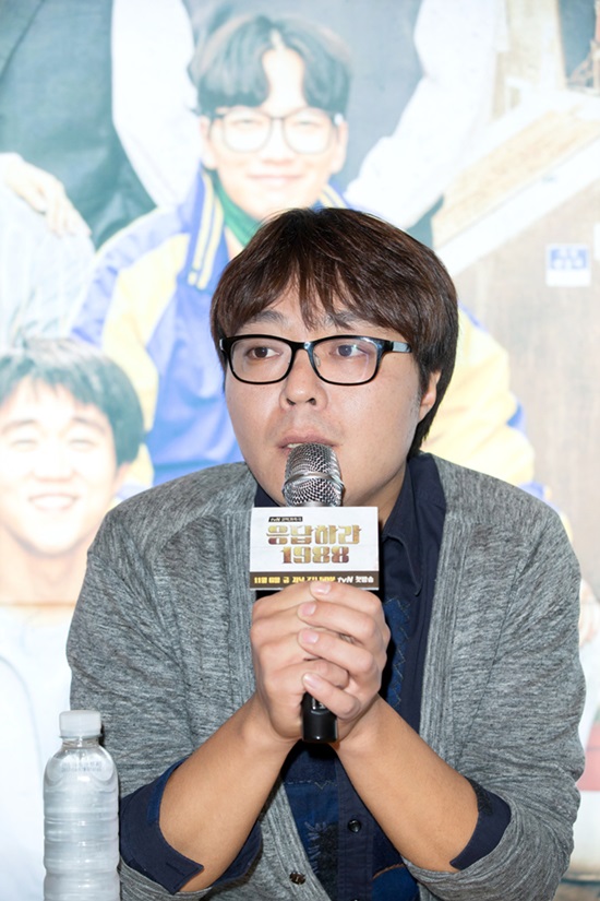 응답하라 1988 신원호 PD 연출력. tvN 금토드라마 응답하라 1988을 연출하는 신원호 PD의 깨알 같은 연출력이 보는 맛을 더하고 있다. /CJ E&M 제공
