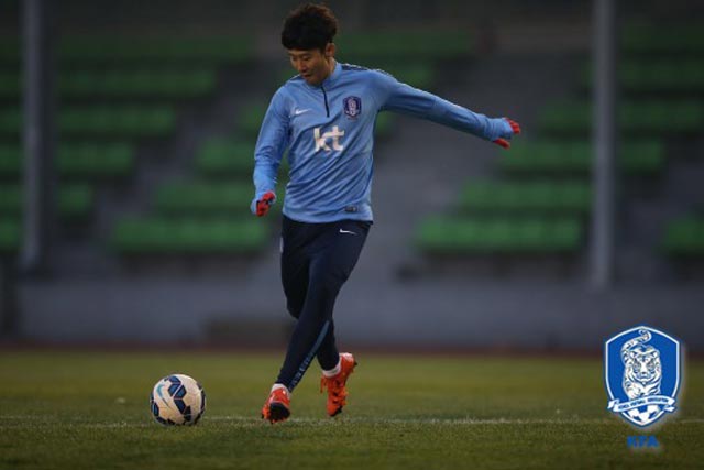 연습도 실전처럼 손흥민이 대표팀 훈련에서 슈팅 연습을 하고 있다.