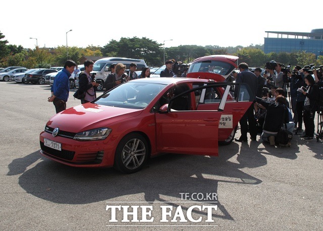 김필수 교수는 폭스바겐의 배출가스 조작 사건과 관련해 조사를 진행하는 환경부의 지지부진한 대응이 논란을 더욱 확산하고 있다고 지적했다. / 환경부 제공