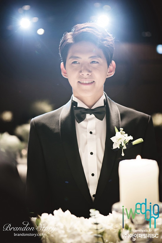 유키스 출신 동호 결혼. 그룹 유키스 출신 동호가 28일 결혼식을 올렸다. /(주)아이패밀리SC 제공