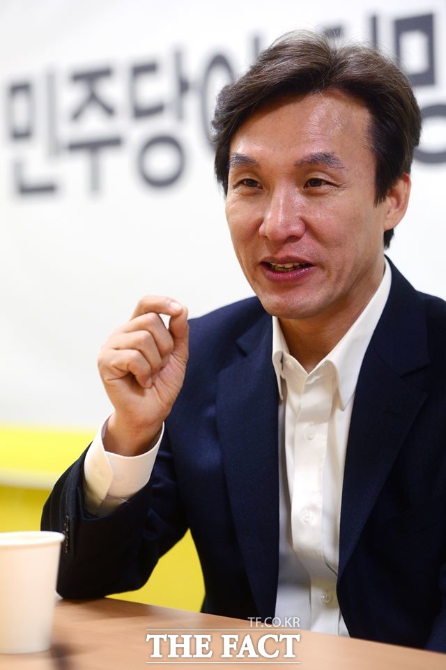 https://namu.wiki/w/%EA%B9%80%EB%AF%BC%EC%84%9D(%EC%A0%95%EC%B9%98%EC%9D%B8) 김민석(정치인)
