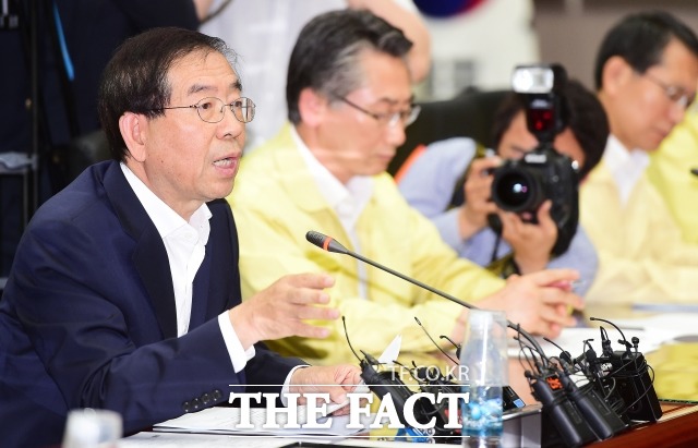 박원순 서울 시장이 지난 6월 6일 서울시청에서 진행된 메르스 관련 서울 시장-구청장 연석회의에 참석해 발언하고 있다.  /배정한 기자