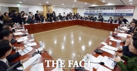 [TF포토] 의원들로 가득찬 국가경쟁력강화포럼