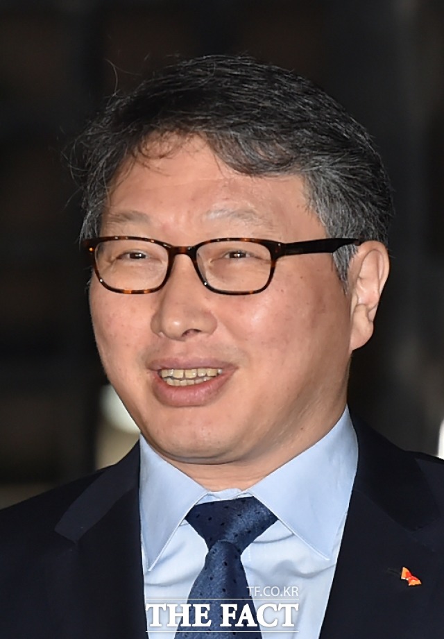 최태원 SK그룹 회장이 지난 광복절 특별 사면 후 124일만인 16일 그룹 인사를 단행한다. / 더팩트DB