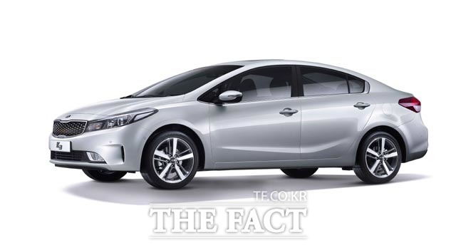 더 뉴 K3 디젤은 기존 1.6 디젤 엔진에 7단 DCT를 새롭게 탑재해 기존(16.2km/ℓ) 대비 18% 향상된 19.1km/ℓ의 복합연비를 달성해 경제성을 극대화한 것이 특징이다.