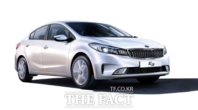 기아자동차는 7단 DCT(Dual Clutch Transmission) 적용을 통해 동급 최고수준의 연비를 달성하고 주행성능을 한층 향상시킨 더 뉴 K3 디젤을 출시했다. /기아자동차 제공