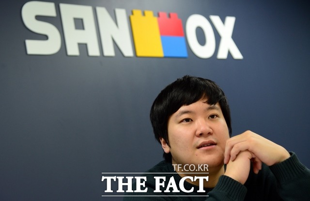 이필성 대표가 자신의 새해 계획에 대해 설명하고 있다. /이새롬 기자