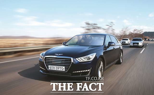 글로벌 브랜드 제네시스의 초대형 럭셔리 세단 EQ900가 2015 굿디자인 어워드에서 운송 디자인 자동차 분야 수상작으로 선정됐다. /제네시스 제공