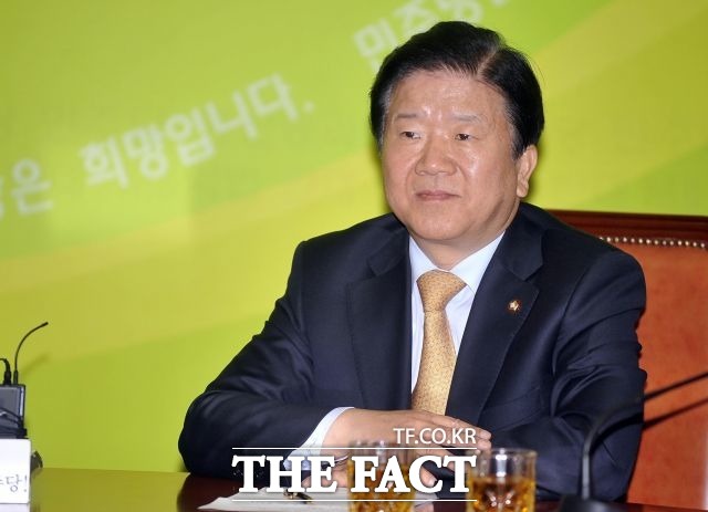 박병석 새정치민주연합 의원은 27일 오후 중진·수도권 의원들이 국회에서 긴급회동 결과 당 대표께 선거대책위원회를 조속히 구성하라고 요청키로 했다고 밝혔다./더팩트DB
