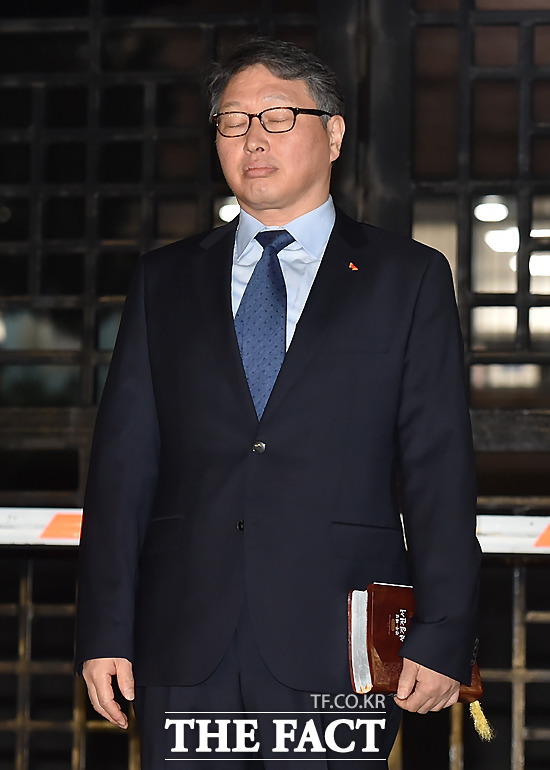 최태원 SK그룹 회장이 6살 난 혼외자가 있다는 사실을 29일 공개하고 노소영 아트센터 나비 관장과 이혼하겠다고 밝혓다. /더팩트DB