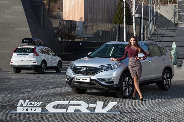 내외관 디자인과 편의사양이 업그레이드된 2016년형 혼다 CR-V가 5일 국내 출시됐다. /혼다코리아 제공