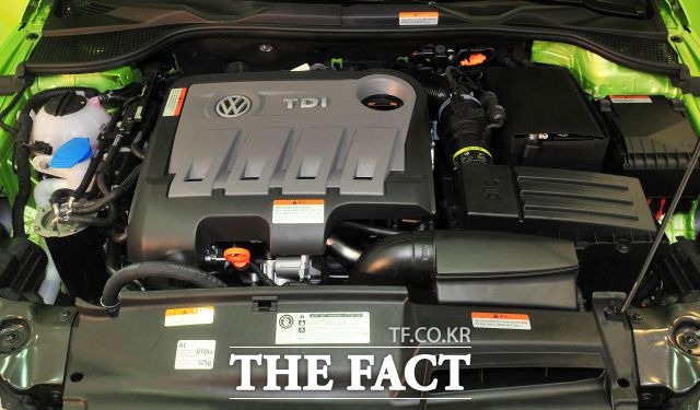 디젤 자동차의 배출가스 저감장치 조작 사태와 관련해 아우디폭스바겐코리아가 6일 환경부에 리콜 계획서를 제출할 예정이다. /더팩트 DB