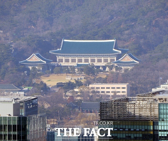 청와대는 6일 박근혜 대통령 주재로 오후 1시 30분 북한의 수소탄 시험 성공과 관련한 대응책 등을 논의할 예정이다. /이효균 기자
