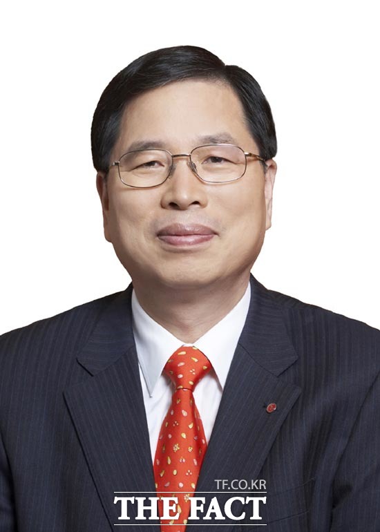 박진수 LG화학 부회장은 LG화학은 이번 동부팜한농 인수로 농화학 사업에 진출해 선진형 종합 화학회사로 거듭날 채비를 마쳤다고 말했다. /LG화학 제공