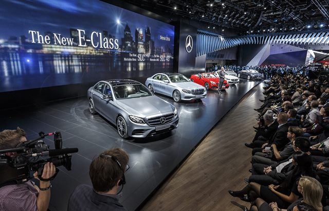 메르세데스-벤츠가 미국 미시간주 디트로이트 코보센터에서 열린 2016 디트로이트 모터쇼에서 10세대 더 뉴 E-클래스를 공개한다. /벤츠 코리아 제공