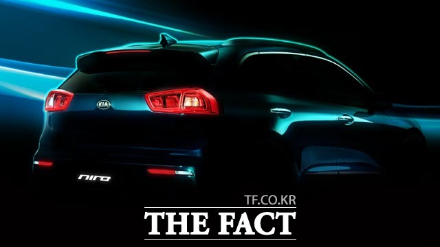 올 상반기에 출시 예정인 니로는 SUV의 실용성과 하이브리드의 고효율 친환경성을 동시에 갖췄다.