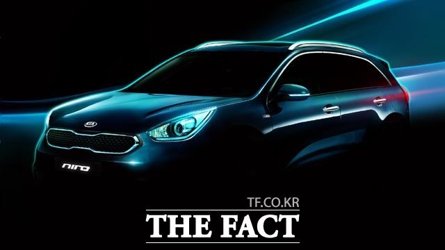 기아자동차가 국내 최초의 하이브리드 SUV 니로의 티저 이미지를 공개했다. 이번에 공개된 티저 이미지에서 니로의 역동적 이미지를 엿볼 수 있다. /기아자동차 제공