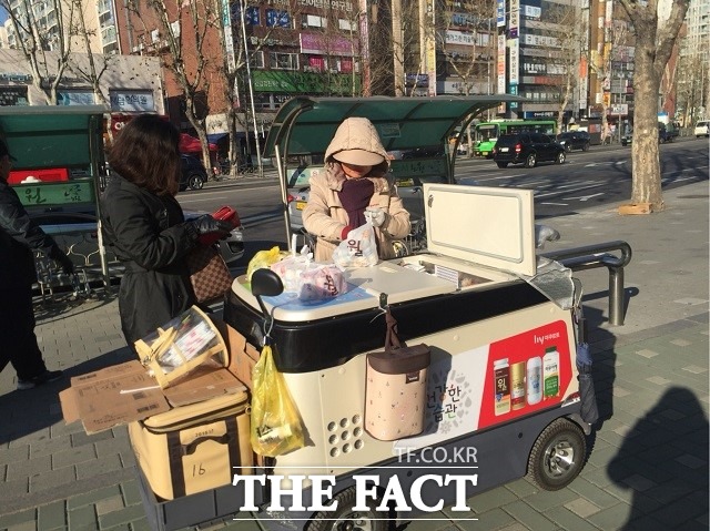 노원병 일대에서 만난 한모(48세·여)는 4·13 총선과 관련해 뚜껑을 열어봐야 알지 않을까. 안철수, 노회찬 둘 다 나오면 고민될 수밖에 없다고 말했다./노원구=서민지 기자