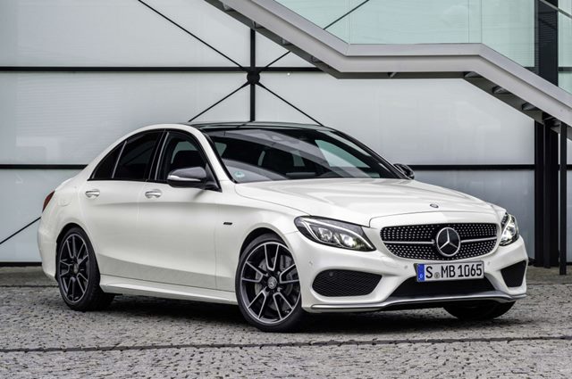 메르세데스-벤츠 코리아가 14일 고성능 모델인 더 뉴 C 450 AMG 4MATIC을 국내 출시했다. /벤츠 코리아 제공