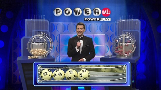 14일 오후 1시(한국시각) 사상 최대 당첨금을 자랑하는 미국 파워볼 1등 당첨번호가 공개됐다. / 유튜브 화면 캡처