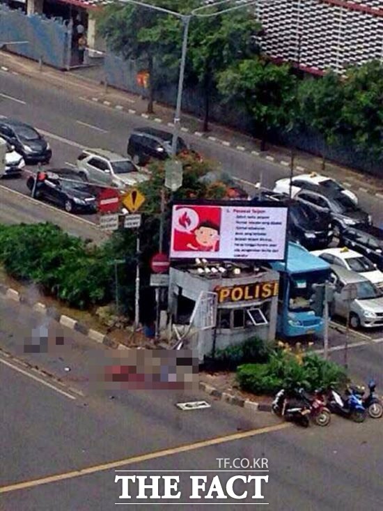 14일 인도네시아 수도 자카르타 시내 대형 쇼핑몰에서 수니파 무장단체 이슬람국가(IS) 소행으로 추정되는 폭탄 테러와 총격전이 발생했다. /독자 제공