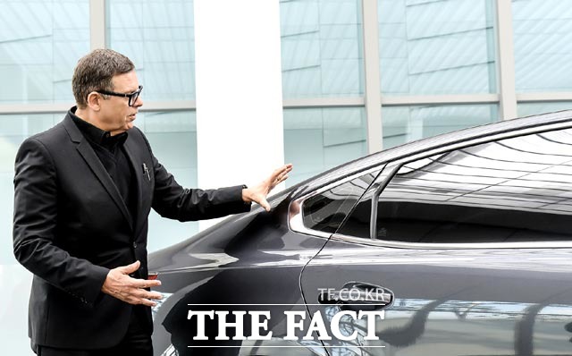 피터 슈라이어는 올 뉴 K7은 나에게 매우 자랑스러운 차라며 고객들도 올 뉴 K7을 실제로 보면 더욱 멋지다고 느낄 것이라고 강조했다.