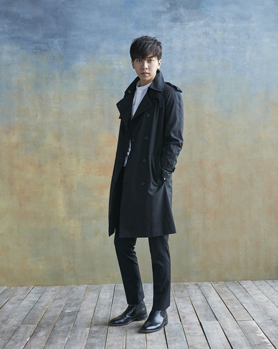 이승기, 신곡 발매되자마자 1위.이승기가 입대 전 발표한 신곡 나 군대 간다가 각종 음악사이트 실시간 차트에서 1위를 차지하고 있다. /후크엔터테인먼트 제공