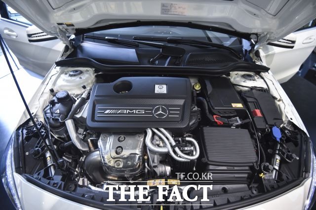 메르세데스-벤츠 코리아가 약 1만1000여 개 부품의 권장 소비자 가격을 인하한다. /더팩트 DB