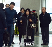 [TF클릭] 김현수, 미국 출국... '석별의 정' 나누는 모자