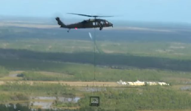 25일(현지 시각) 영국 데일리메일 온라인판은 미국 카네기멜론 대학과 시코르스키 항공이 공동으로 무인 헬기와 무인 차량의 자율 주행을 연구하고 있다고 보도했다.  /유튜브 영상 캡처