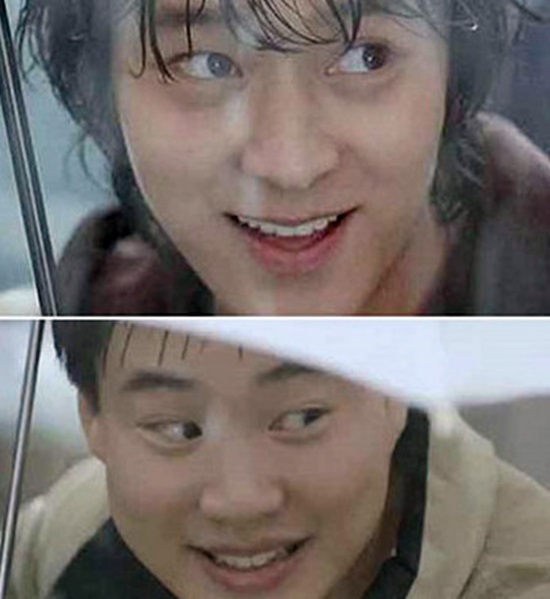 늑대의 유혹 속 강동원과 이를 패러디한 응답하라 1988 안재홍. 27일 오후 삼청동 카페에서 영화 검사외전의 주연배우 강동원이 본인의 영화 속 장면을 패러디한 안재홍의 연기에 대해 언급했다. / 영화 스틸, tvN 캡처