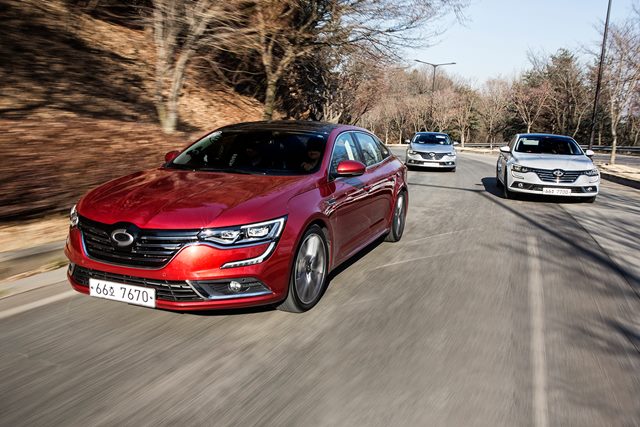 2일 서울 양재동 AT센터에서 르노삼성 SM6의 미디어 시승행사가 진행됐다. SM6의 넓고 낮은 자세가 강한 이미지를 준다. /르노삼성 제공