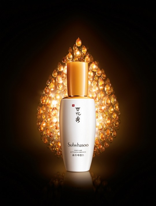 아모레퍼시픽의 한방 화장품 브랜드 설화수가 업계 최초 단일 브랜드로 누적 판매 1조2000억 원을 달성했다.