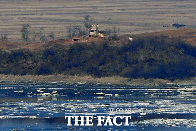 북한 미사일 발사 소식에 글로벌 시장이 휘청거리는 가운데 국내 증시에 주는 영향은 제한적일 것이라는 업계의 전망이 지배적이다. /남윤호 기자