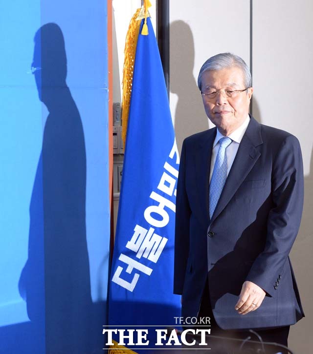 더불어민주당이 11일 남북 양측이 강대강으로 치달으면서 특히 한반도의 긴장이 고조되는데 대해 깊은 유감이라고 밝혔다. 사진은 김종인 비대위원장./임영무 기자