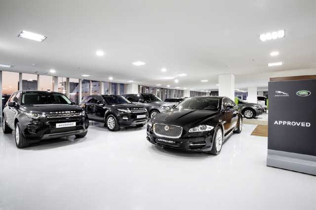 12일 재규어 랜드로버 코리아가 서울 성동구 장안평에 인증 중고차 전시장을 신규 오픈하며 본격적인 인증 중고차 사업확장에 나선다고 전했다. /재규어 랜드로버 코리아 제공