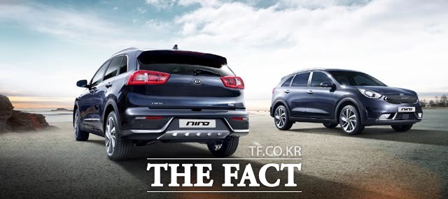 기아자동차는 ‘2016 시카고 오토쇼’에서 친환경 소형 SUV ‘니로’를 세계 최초로 공개했다. ‘니로’는 국산 최초 하이브리드 SUV로 내달 국내 출시될 예정이다. /기아자동차 제공
