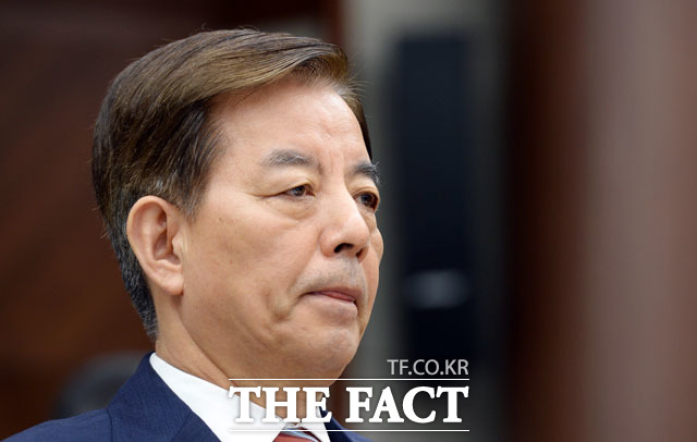 국방부는 12일 북한이 폐쇄 조치된 개성공단에 부대를 재배치할 가능성이 있다고 보고 대비하고 있다고 밝혔다. /임영무 기자