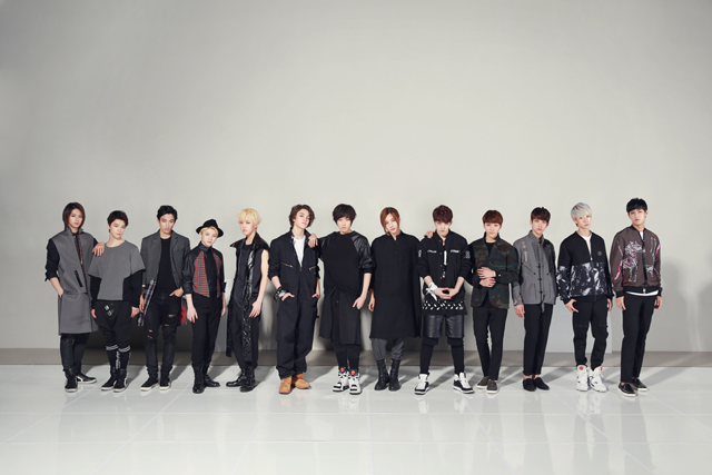 콘서트에서 팬클럽 이름을 발표한 세븐틴. 세븐틴의 공식 팬클럽 이름은 캐럿이다. /플레디스엔터테인먼트 제공