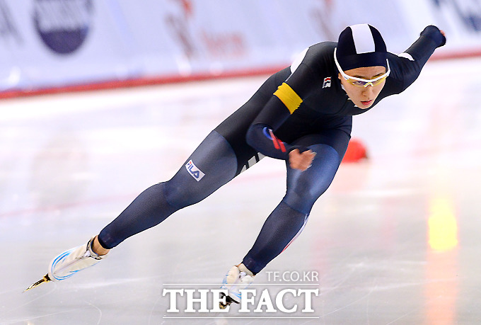 이상화 우승! 이상화가 14일 열린 2016 ISU 스피드스케이팅 세계선수권대회 여자 500m 2차 레이스에서 37초 43을 기록해 1, 2차 레이스 합계 74초 851로 우승을 차지했다. / 이새롬 기자