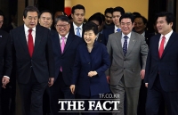 [TF클릭] 국정연설 마친 박근혜 대통령…분위기 좋은 여당 지도부