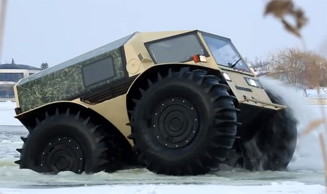 러시아 알렉세이 가라가시얀이 수중에서도 주행이 가능한 셰르프 ATV를 개발해 상용화에 들어갔다. /유튜브 캡처