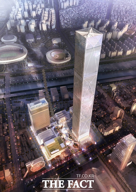 지난17일 현대차그룹은 서울시청 브리핑룸에서 그룹 통합사옥으로 사용될 105층 타워와 공연장, 전시시설, 컨벤션, 업무시설 등으로 구성된 글로벌 비즈니스센터(GBC)의 미래 모습을 담은 개발계획안을 발표했다. / 현대자동차 제공