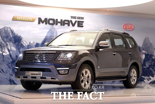 기아자동차의 플래그십 스포츠유틸리티차량 더 뉴 모하비가 지난해 9월부터 현재까지 더 뉴 모하비는 사전 계약으로만 5700대가 판매되는 등 판매 호조세를 이어가고 있다. / 기아자동차 제공