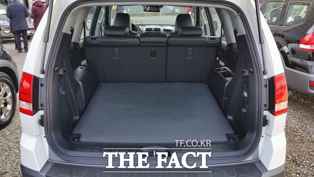 더 뉴 모하비의 트렁크 공간은 기본 상태에서도 성인용 자전거를 실을 수 있을 정도로 넓어, 캠핑과 같은 야외활동 때 실용성을 한층 높였다.