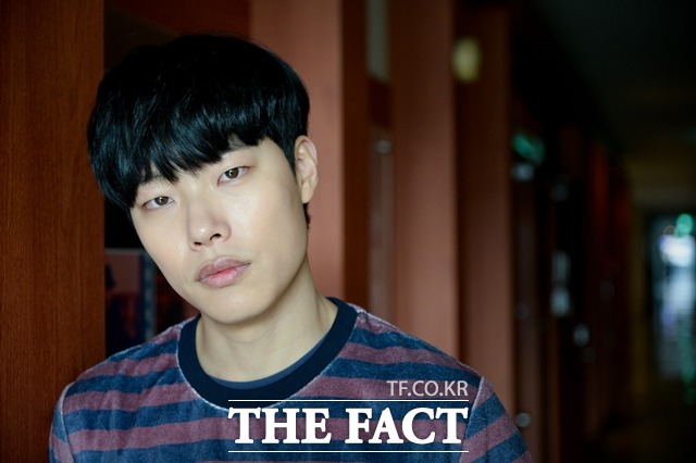 tvN 응답하라 1988에 출연한 류준열. 그는 드라마에서 김정환 캐릭터를 연기했다. /이효균 기자