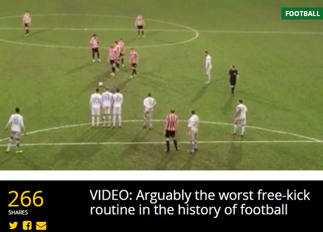 축구 역사 최악 프리킥! 첼트넘 선수들이 지난 21일 트랜스미어와 원정 경기에서 시도한 프리킥이 역대 최악의 장면으로 꼽혔다. / 아일랜드 언론 캡처